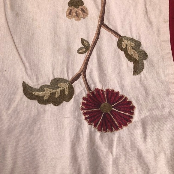 Beige floral embroidered lined‎ Table runner World Market tasseled 70" - Picture 3 of 10